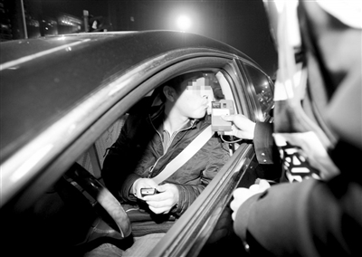 整治酒驾已成常态 重点整治“第二悠”酒驾“五笔账”沈阳交警帮你算仔细