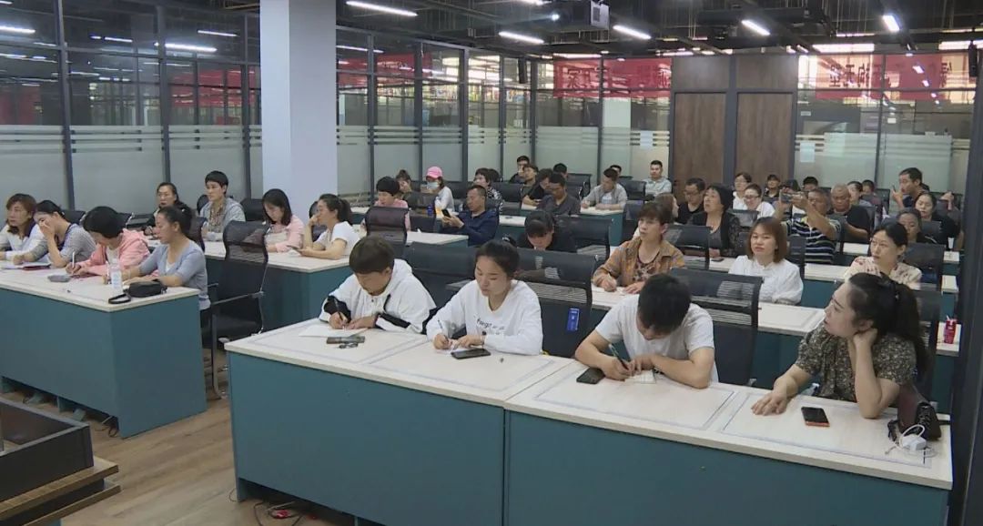 电商培训来了！教你抖音、快手直播带货