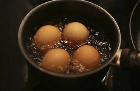 鸡蛋冷水下锅煮几分钟，掌握黄金8分钟？