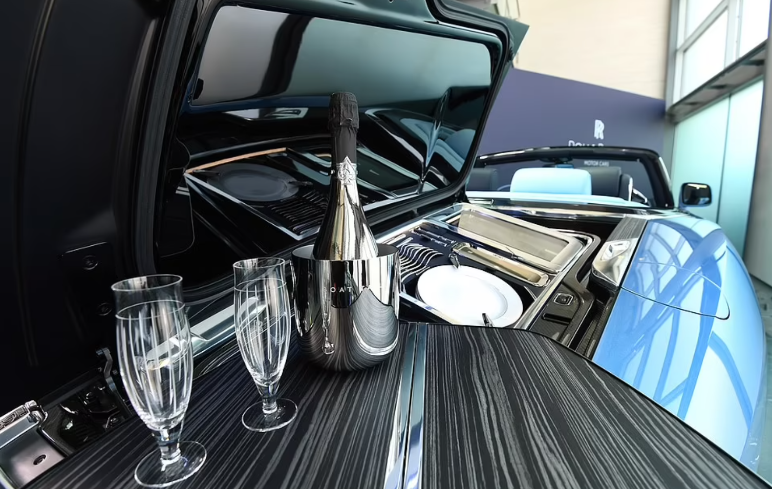 劳斯莱斯推出最贵汽车：价值2千万英镑敞篷车，专为私人订制