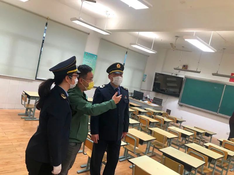 注重孩子的光明未來，黃浦打造健康燈光照明樣板教室