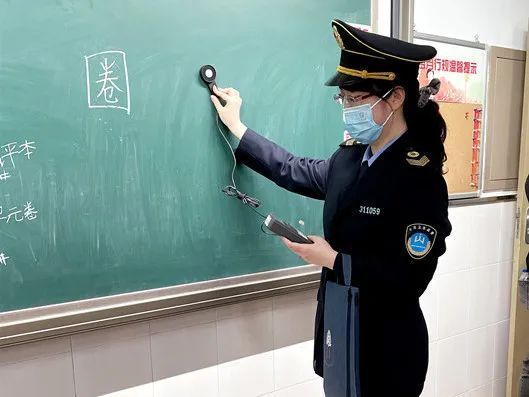 注重孩子的光明未來，黃浦打造健康燈光照明樣板教室