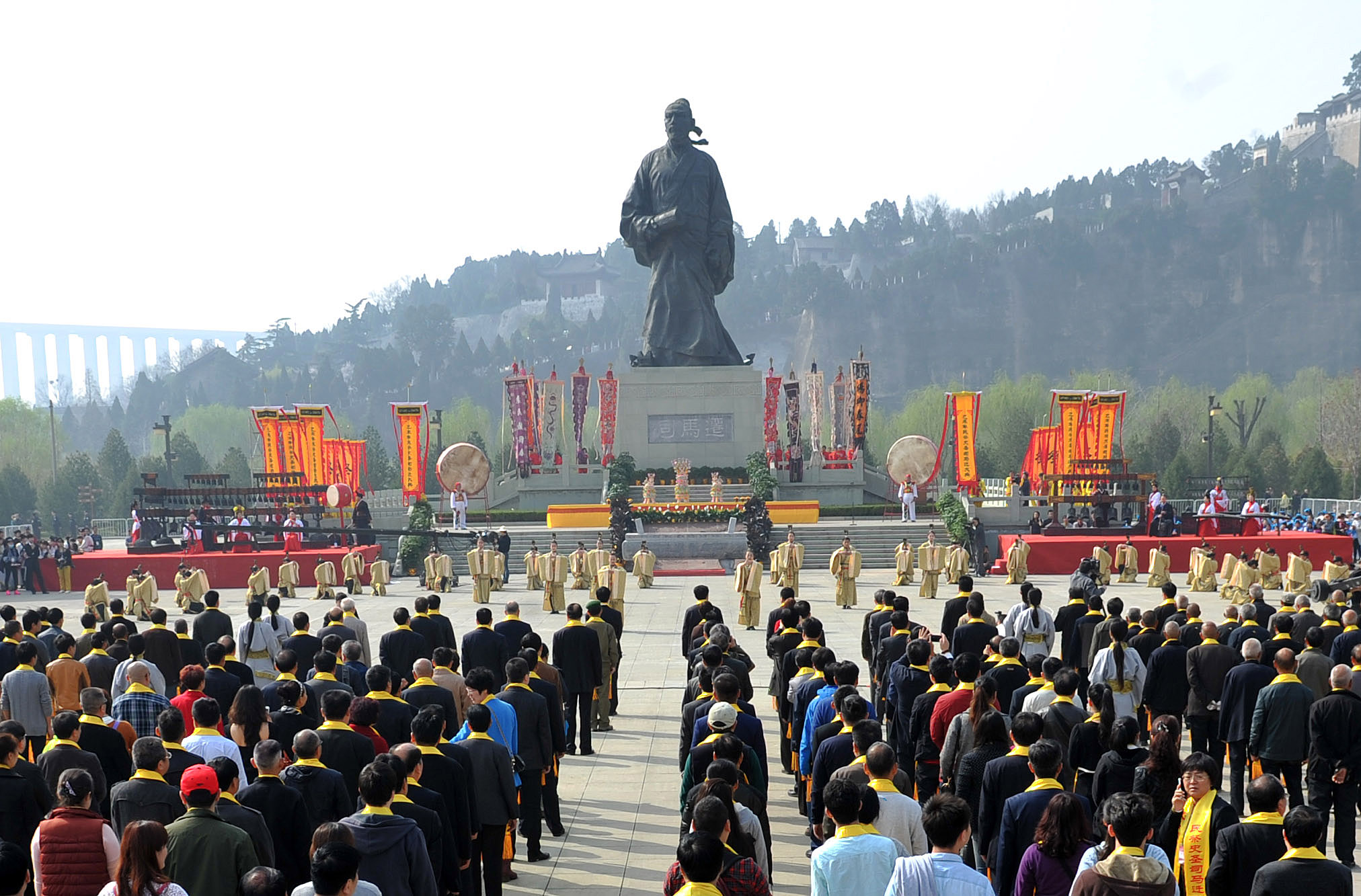 司马祠墓柏森森,龙门长吊史圣魂