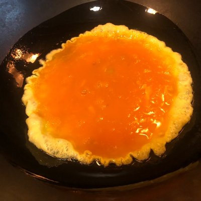番茄炒鸡蛋怎么炒才好吃（这样做番茄炒蛋比买的还好吃）