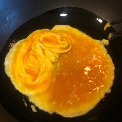 番茄炒鸡蛋怎么炒才好吃（这样做番茄炒蛋比买的还好吃）