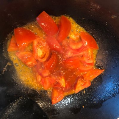 番茄炒鸡蛋怎么炒才好吃（这样做番茄炒蛋比买的还好吃）