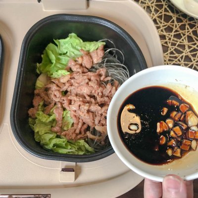 猪肉白菜炖粉条怎么做（一年四季都想吃的猪肉白菜炖粉）