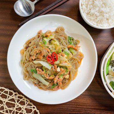 猪肉白菜炖粉条怎么做（一年四季都想吃的猪肉白菜炖粉）