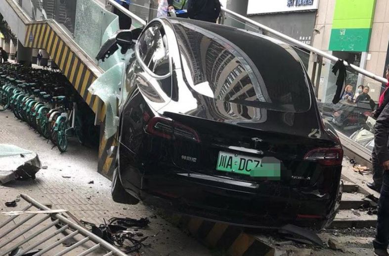 特斯拉单踏板模式什么意思（特斯拉单踏板模式意思详解）
