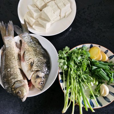 鯽魚豆腐湯的做法,鯽魚豆腐湯的做法視頻