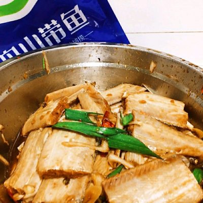 这道家喻户晓的糖醋带鱼是怎么做的呢？