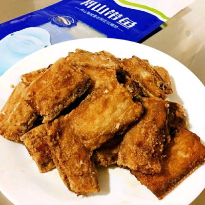 这道家喻户晓的糖醋带鱼是怎么做的呢？