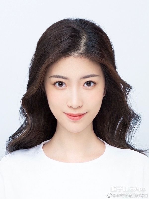 内娱学历内卷了？回顾历届明星高考成绩，张新成关晓彤被称真学霸