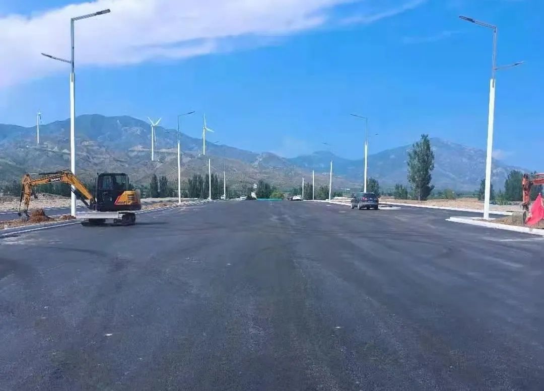 最新进展！怀来这项市政工程路面铺油已完成！