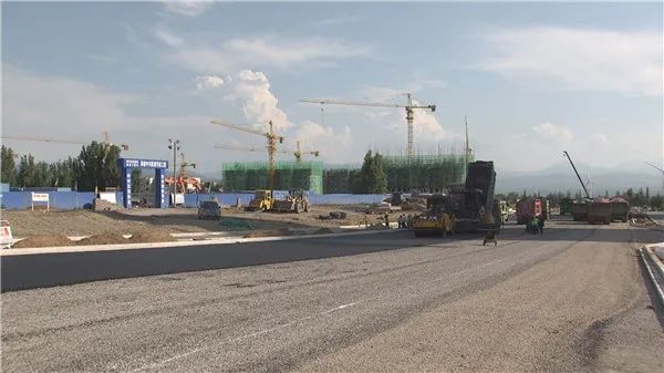 最新进展！怀来这项市政工程路面铺油已完成！