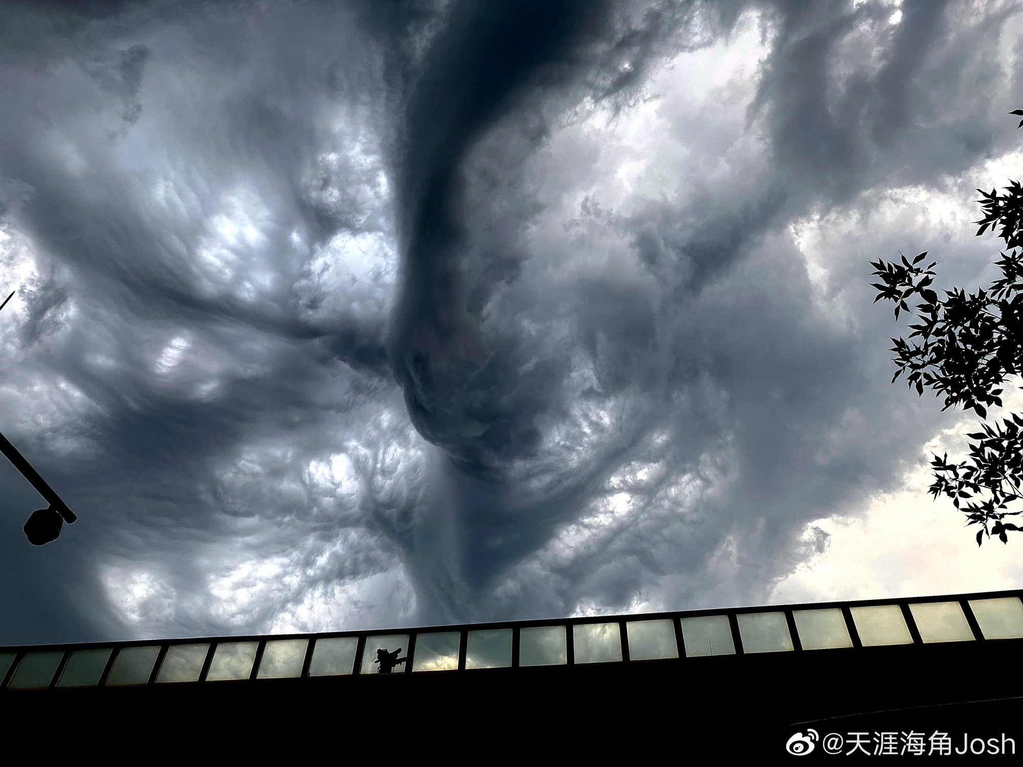 世界上最诡异的云图片