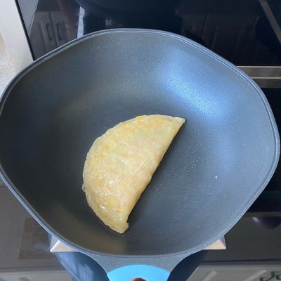 5分钟快手早餐，鸡蛋火腿手抓饼