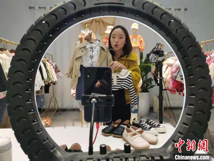 探访中国最大童装生产基地织里：小童装织就共富路