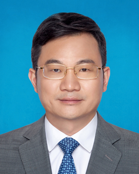 跨省晋升副部级后，他跻身省级常委，全国“70后”省级党委常委增至13位