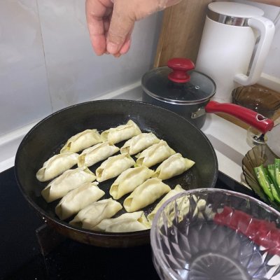 鍋貼怎么做,鍋貼怎么做好吃又簡單