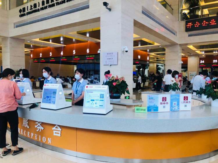 开一家便利店5证合1！浦东将以“一业一证”改革为突破口，推动改革系统集成
