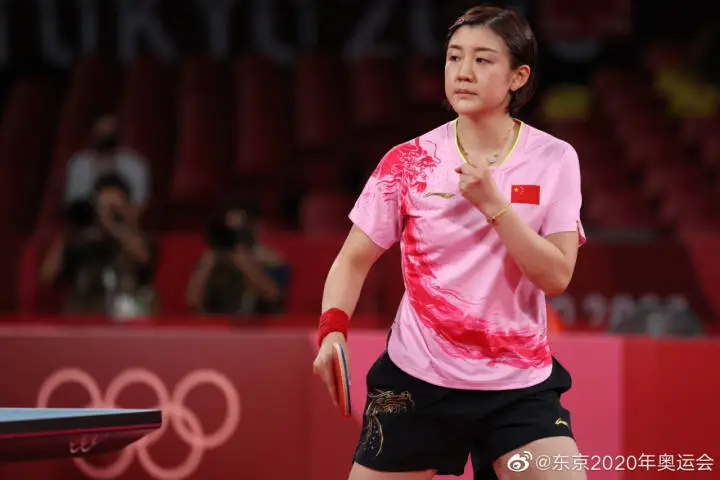 黄晓明与陈梦什么关系（网友：你俩竟是表兄妹）