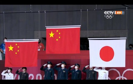 奥运会国旗有哪些(两面五星红旗同时在东京奥运会升起)