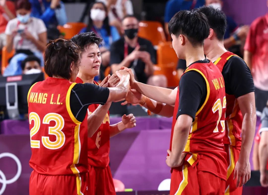 中国三人篮球女队员图片