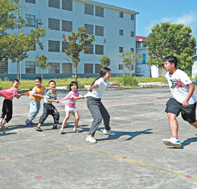 公共服务暖人心 农民生活更幸福