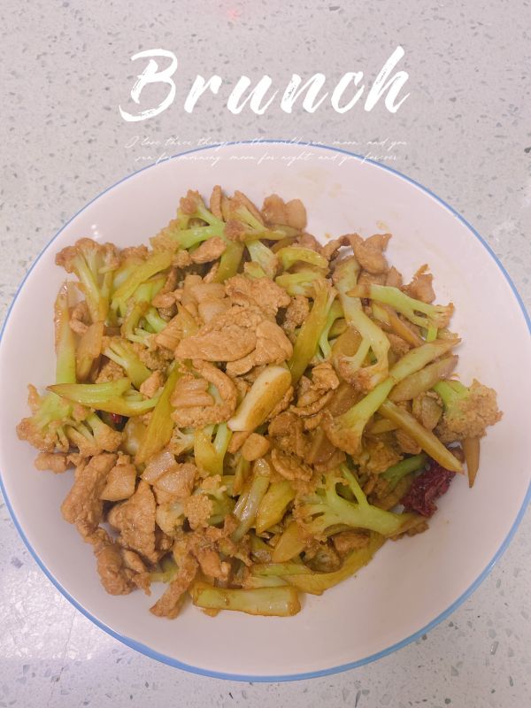 菜花炒肉的做法,菜花炒肉的做法家常菜竅門