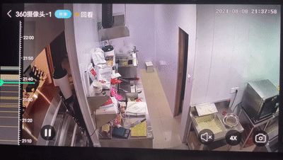 油锅起火别慌张，冷静灭火最重要
