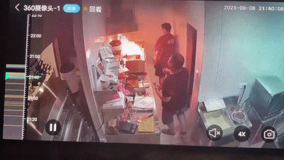 油锅起火别慌张，冷静灭火最重要