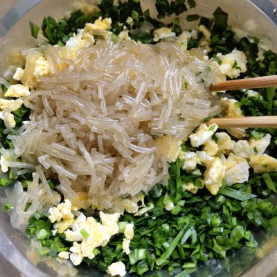 韭菜鸡蛋饺子馅怎么调好吃韭菜鸡蛋粉条包子的做法大全