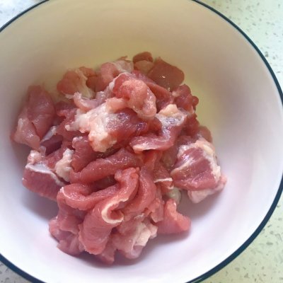 芹菜炒肉,芹菜炒肉怎么炒好吃又簡(jiǎn)單