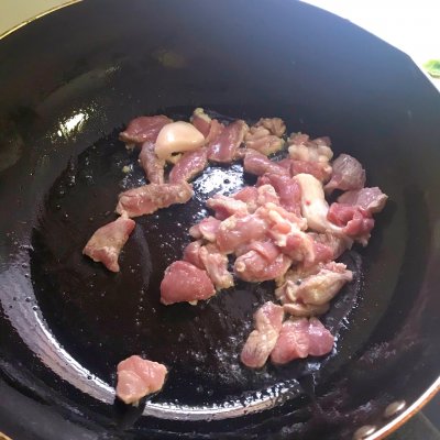 芹菜炒肉,芹菜炒肉怎么炒好吃又簡(jiǎn)單