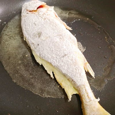 #巨下饭的家常菜#这个糖醋黄鱼&让小孩子干掉两个饭团