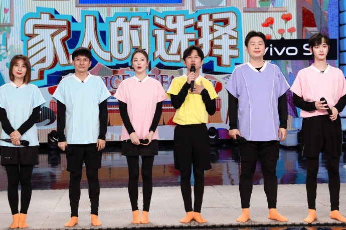 40岁谢娜二胎产后复出，发际线变高发缝变宽，高龄产妇复出不易
