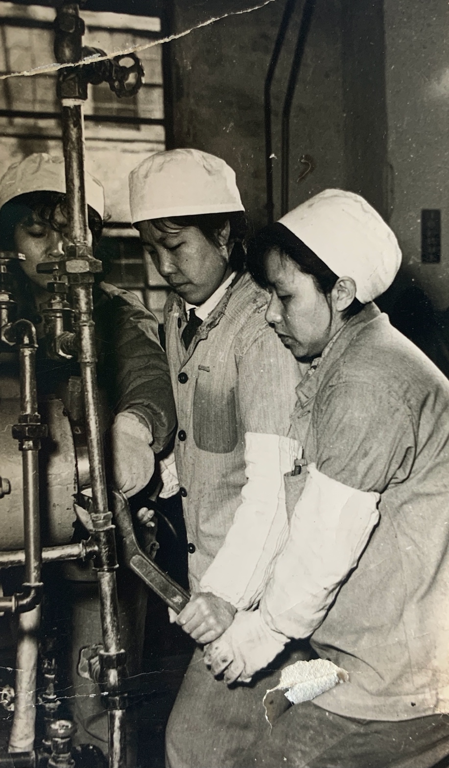 家庭相册⑱｜从上海到咸阳：外婆在西北橡胶厂支内的33年