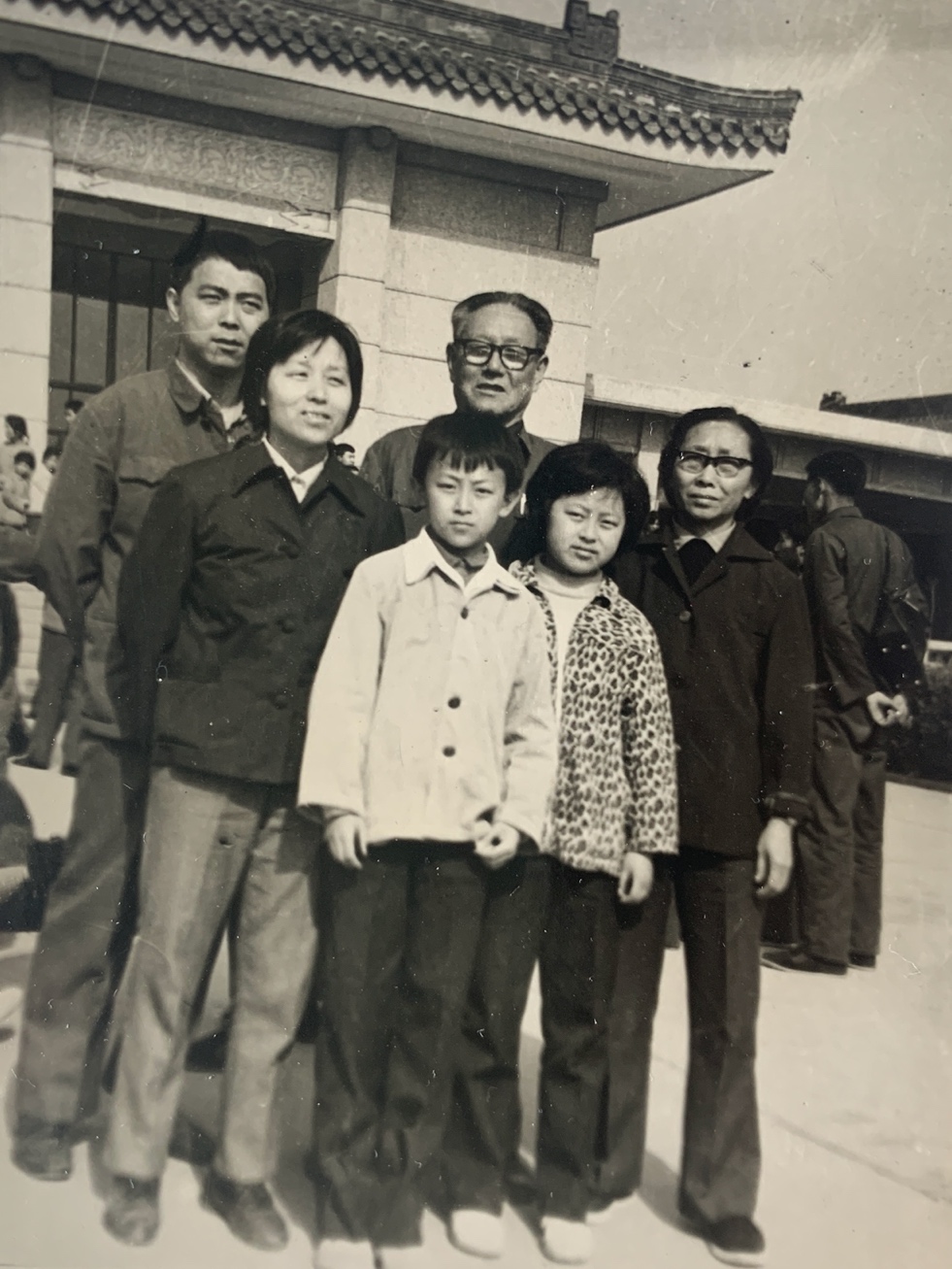 家庭相册⑱｜从上海到咸阳：外婆在西北橡胶厂支内的33年