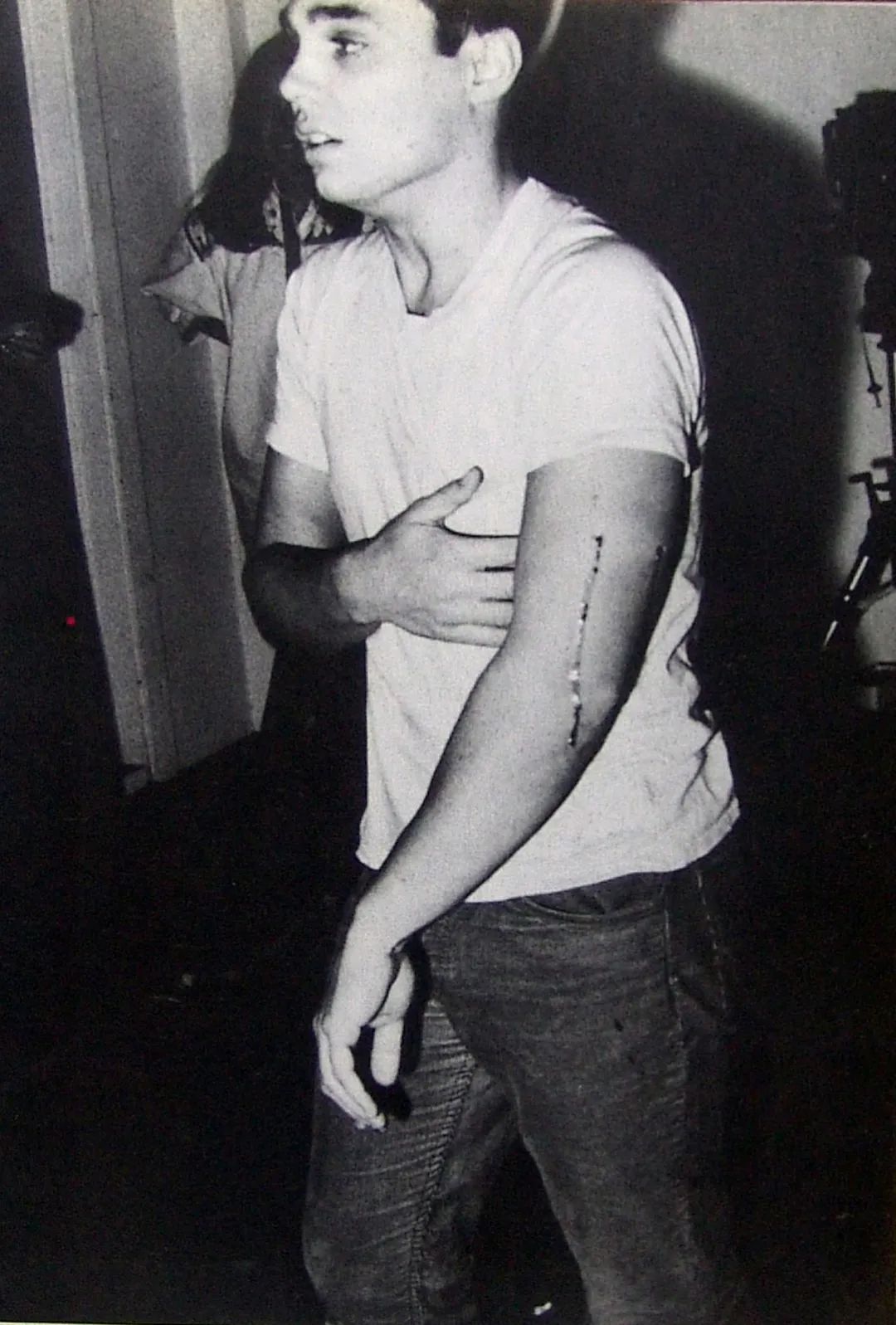 搞行为艺术，赚钱or吃土？