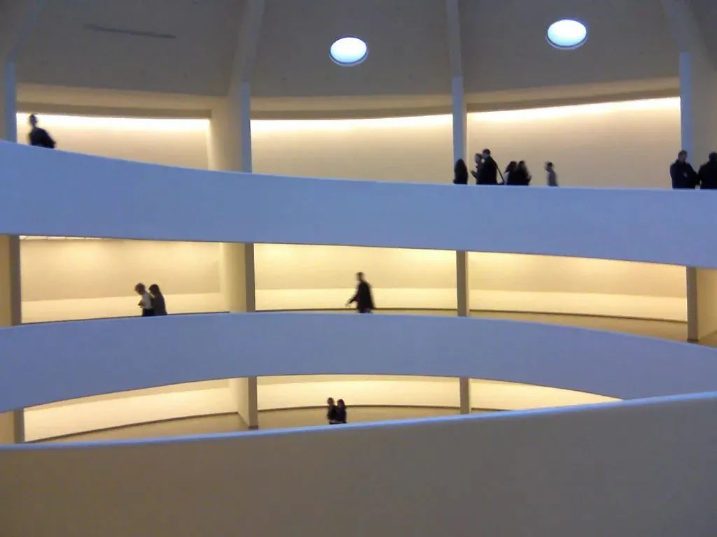 搞行为艺术，赚钱or吃土？