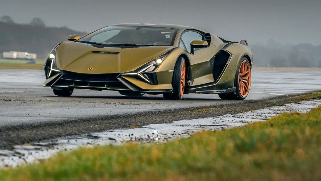 高性能内燃机迎来了末日？马拉内罗肯定不同意 </p><p>　　 CAR REVIEWS