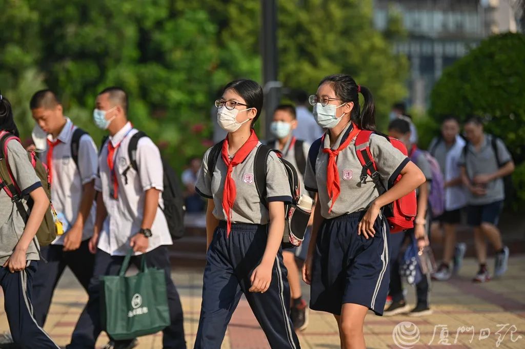 刚刚！全城上演！厦门家长都在关心……