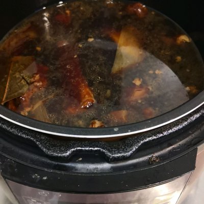 家常红烧牛肉（简单易做的家常红烧牛肉让人吃了还想吃）