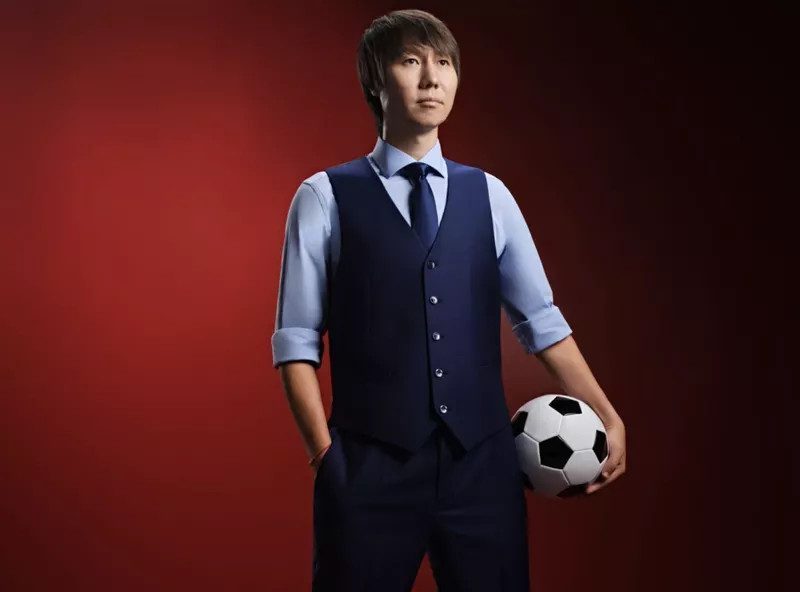 俄罗斯世界杯中国品牌为什么(第12次冲击世界杯，中国男足带了一件新衣服)
