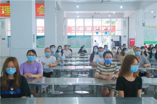 嘉州卫校开展秋季开学复课疫情防控应急演练