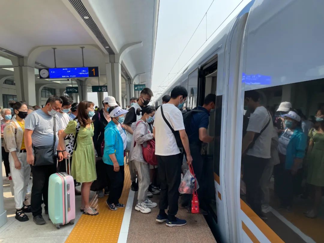 明日起，郑铁多趟列车恢复开行，“公交化”又来了