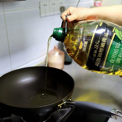 雞胗炒辣椒,雞胗炒辣椒的做法