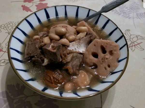 花生蓮藕排骨湯,花生蓮藕排骨湯的功效
