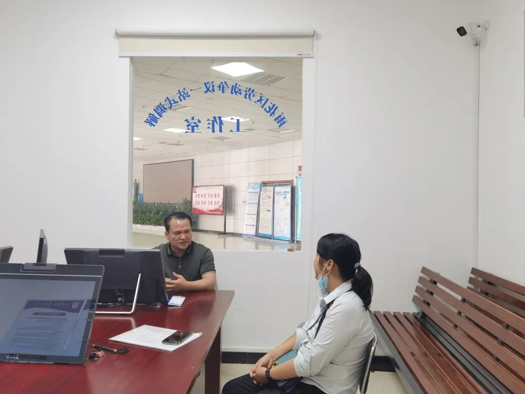 党建聚合力丨来了！省律协劳保委金牌律师团驻场雨花